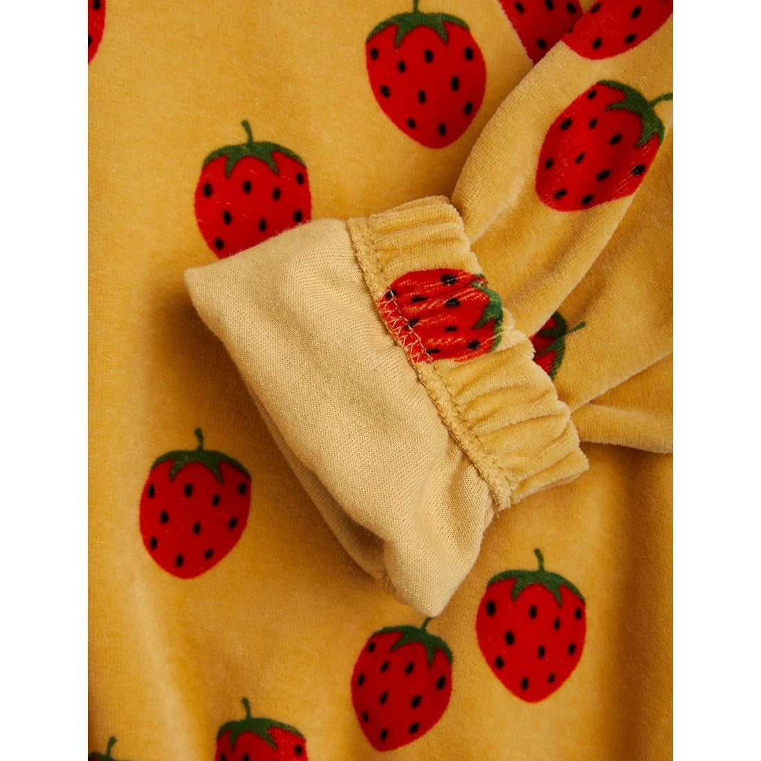 Strawberries Velour aop Sweatshirt (Beige)