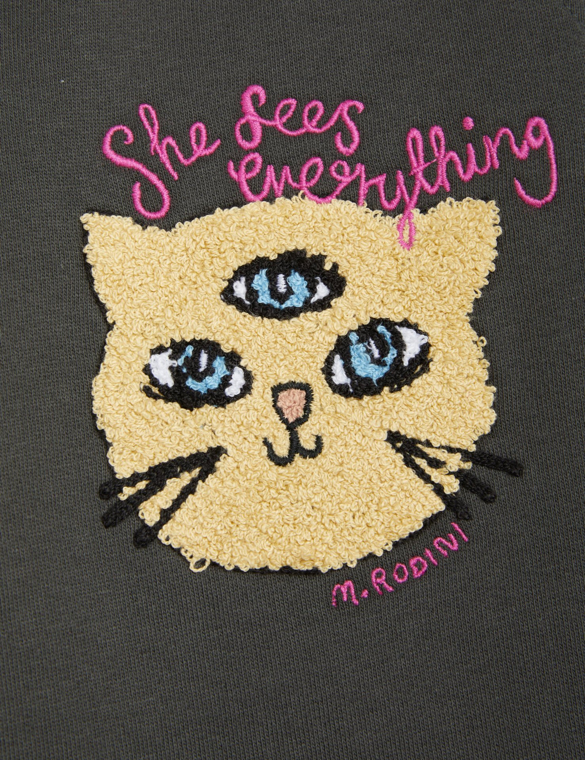 She Sees Everything Sweatpants black